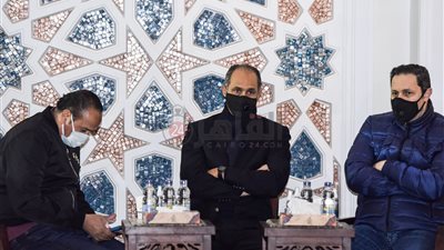 جمال مبارك وحسام غالي على رأس المتواجدين بـ عزاء والد محمد زيدان | صور