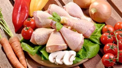 الطماطم بـ5 والفراخ البيضاء بـ30 جنيهًا.. أسعار الخضروات والدواجن في الأسواق اليوم | بث مباشر