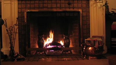 ما حكم صلاة المسلم خلف المدفأة الكهربائية؟.. رد صادم من الأزهر