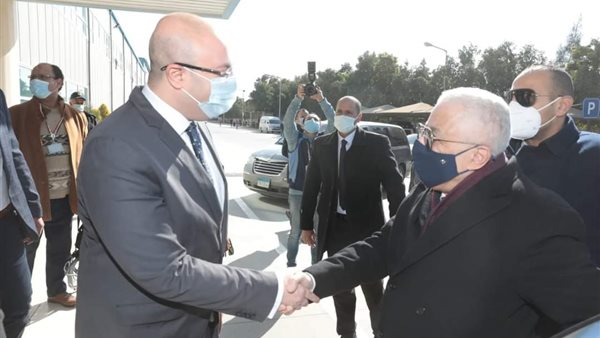 محافظ بني سويف يستقبل