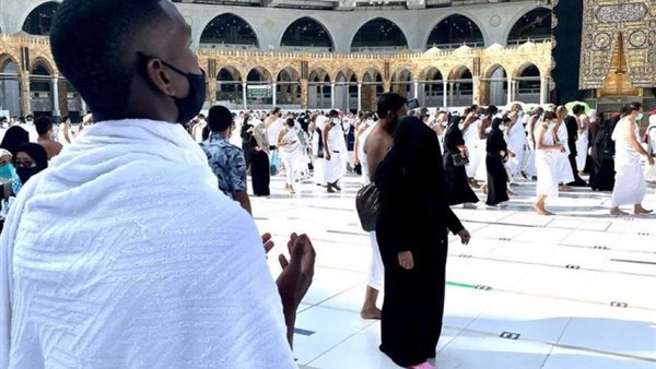 بول بوجبا أثناء أداء