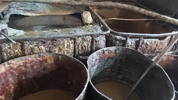 ضبط مصنع لتعبئة زيوت