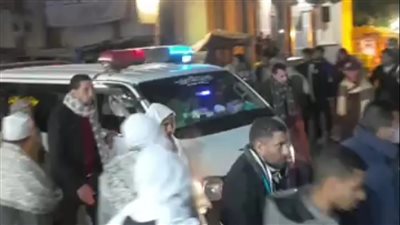 الآلاف يشيعون جثامين قارئ القرآن وزوجته ونجلهما ضحايا استنشاق الغاز في البحيرة