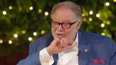 كبرت نفسي بالمكياج.. يحيى الفخراني يكشف كواليس أرض الأحلام مع فاتن حمامة