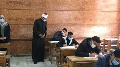 ارتياح بين طلاب العلمي بالثانوية الأزهرية بعد أداء امتحان الأدب والنصوص