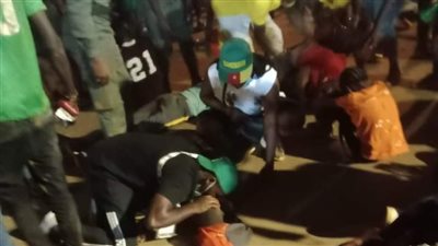 حادث تدافع في مباراة الكاميرون وجزر القمر يخلف 20 مصابًا I صور وفيديو