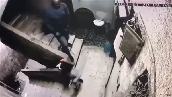 المعتدي على الطفلة