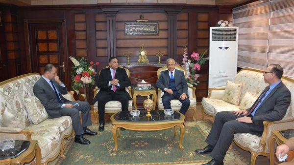 محافظ الدقهلية يقدم