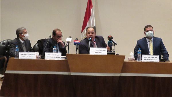 وزير المالية خلال