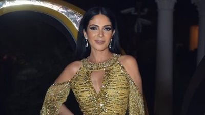 منى زكي بعد أزمتها بفيلم أصحاب ولا أعز: يارب لا تجعلني ثقيلة على قلب أحد | فيديوجراف