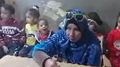 أشهر مُحفظة كفيفة بقنا: حفظتُ القرآن بسبب ابن شقيقي.. وأتلو لـ 300 طفل بقريتي | بث مباشر