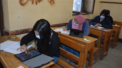 غدًا.. التعليم تعقد امتحاني التاريخ والأحياء لطلاب الصف الأول الثانوي