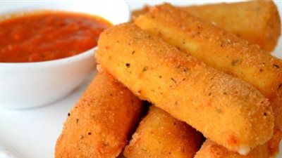 طريقة عمل أصابع الموتزاريلا.. تعرفي على التفاصيل