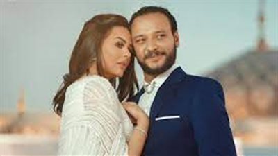 بعد شائعة انفصالهما.. أحمد خالد صالح يدعم هنادي مهنا في العرض الخاص لـ تماسيح النيل