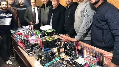 ضبط 13 محاولة تهرب هواتف محمولة وتلسكوبات بجمارك سفاجا