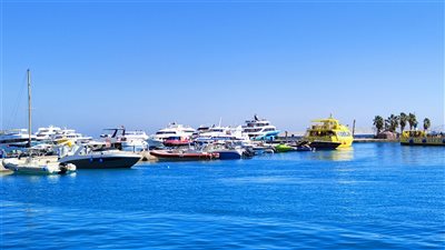 استقرار الطقس في الغردقة وانتظام رحلات السائحين │ صور