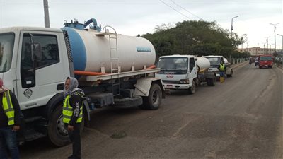 انتشار معدات شركة مياه الشرب والصرف الصحي بالقليوبية لمواجهة الطقس السيئ