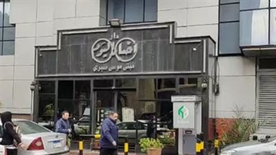 وداعًا فارس القلم.. الحزن يخيّم على الصحفيين بأخبار اليوم عقب وفاة الكاتب الكبير ياسر رزق | بث مباشر