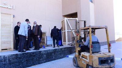 وصول أجهزة طبية بقيمة 6 ملايين و550 ألف جنيه لمستشفى سوهاج الجامعي الجديد