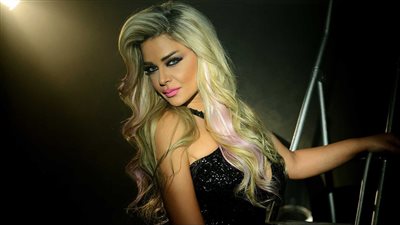 الأطفال تجمدوا في البرد.. مادلين مطر تنتقد السوشيال ميديا لاهتمامها بفيلم أصحاب ولا أعز | فيديوجراف