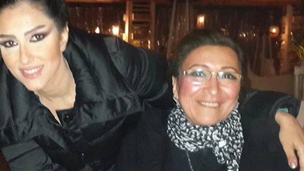 حنان مطاوع وخالتها