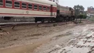 أمطار متواصلة بكفر الشيخ تتسبب في تراكم المياه بالشوارع | بث مباشر