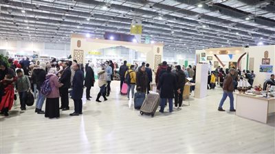 إقبال كثيف على إصدارات وزارة الأوقاف في أول أيام معرض القاهرة الدولي للكتاب | صور