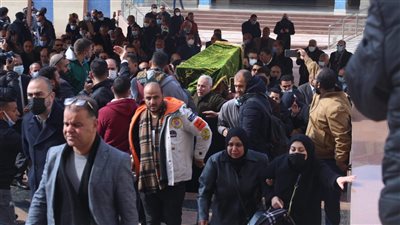بدء عزاء الصحفي الراحل ياسر رزق بمسقط رأسه بالإسماعيلية | فيديو