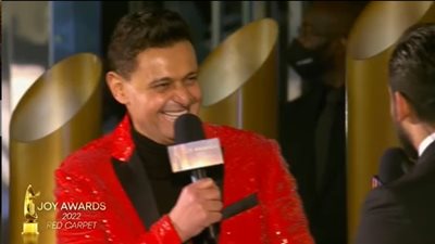 هل سافر رامز جلال إلى السعودية لحضور حفل جوائز Joy أم لتصوير برنامج المقالب الجديد؟
