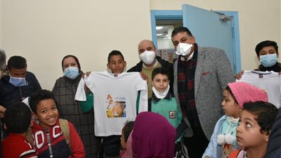  جامعة عين شمس تستعرض الخدمات المقدمة في القافلة التنموية الشاملة بمنطقة أهالينا بحي السلام