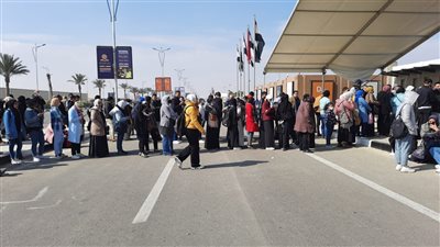 70 ألف زائر لمعرض القاهرة الدولي للكتاب في ثالث أيامه 