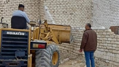 رفع 55 طنا من مخلفات القمامة والبناء بمركز بني سويف 