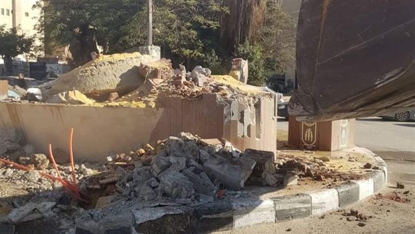 إزالة تمثال ميدان