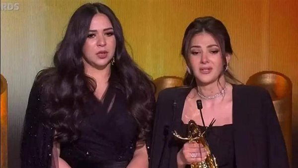 دنيا سمير غانم خلال