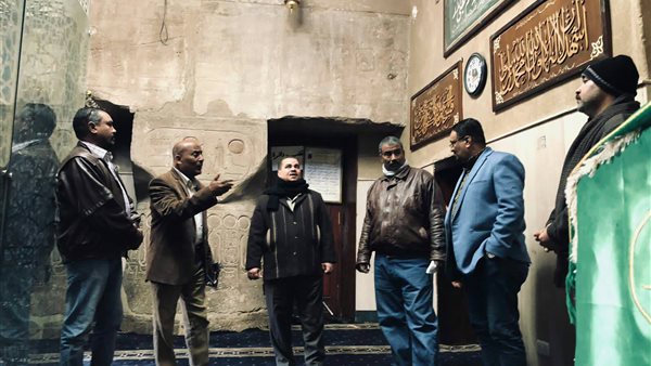 لجنة من الآثار تعاين