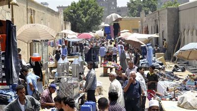القطعة تبدأ من 5 جنيهات.. جولة في سوق الجمعة لمعرفة أسعار الملابس الشتوية │ بث مباشر