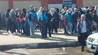 بث مباشر| سعادة على وجوه طلاب الشهادة الإعدادية ببورسعيد بعد أداء امتحان اللغة العربية: كان سهل