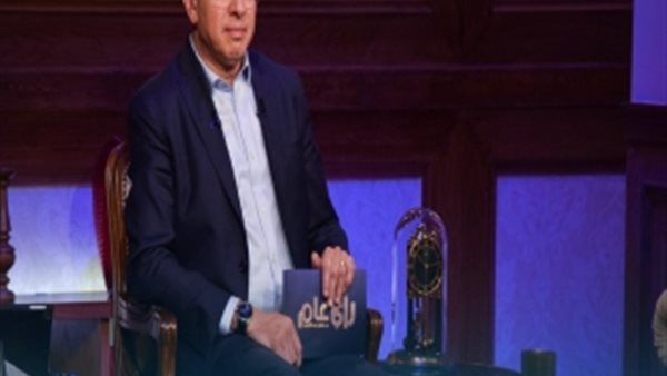 الإعلامي عمرو عبد