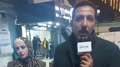 شاب يوزع الفطير المشلتت والعسل على الفقراء ببورسعيد: باحاول أجبر خاطر المحتاجين | بث مباشر