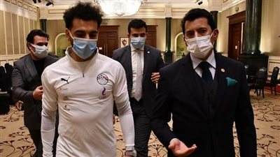 وزير الرياضة يحفز لاعبي منتخب مصر بالمكافآت قبل مواجهة المغرب 
