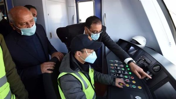 رئيس الوزراء خلال