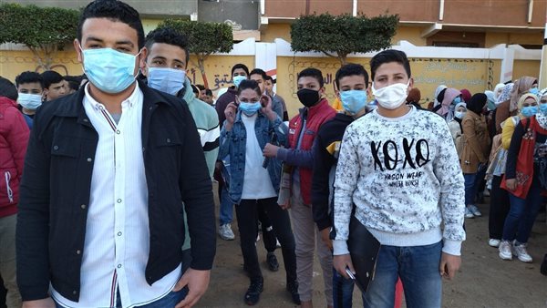 طلاب الشهادة الاعدادية