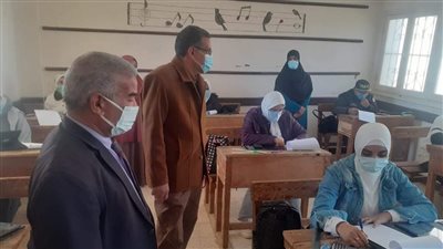 وكيل تعليم البحر الأحمر يتفقد سير امتحانات الصف الثاني الثانوي بمرسى علم | صور