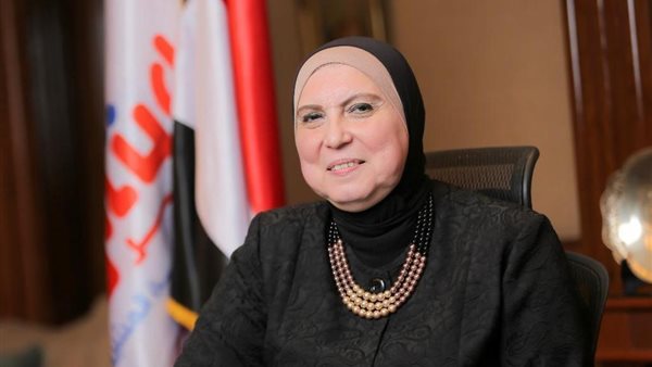 وزيرة التجارة والصناعة