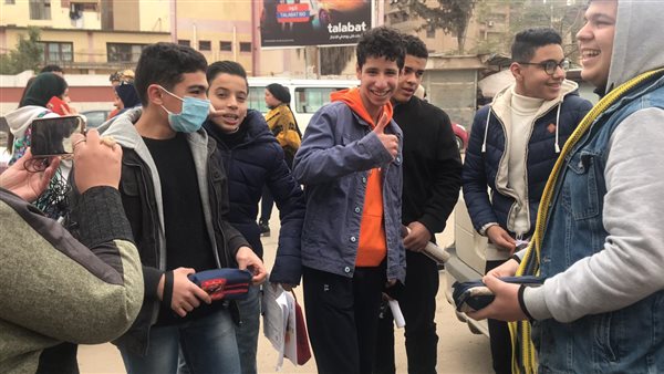 طلاب الشهادة الإعدادية