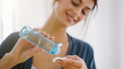 نضارة البشرة وتنظيفها بعمق.. فوائد مذهلة لتونر 