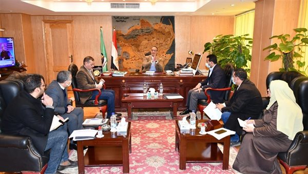 محافظ الفيوم يُناقش