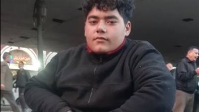 قصة شاب طردته والدته من المنزل بالإسكندرية: نفسي في مأوى ومصدر دخل | فيديو