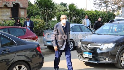 زكريا عزمي أول الحاضرين في جنازة اللواء عبدالسلام المحجوب