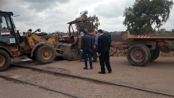 اصطدام قطار بجرار